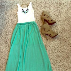 Long teal color women skirt ! Elastic waist. SizeS